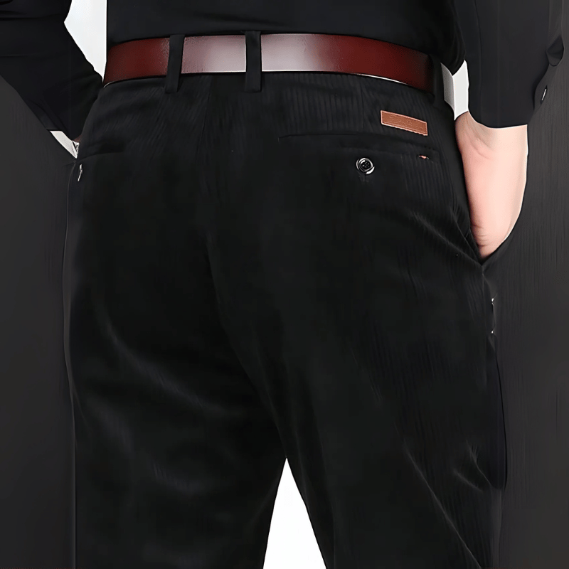 Leichte Hose mit klassischer Passform für Männer