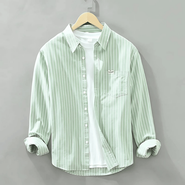 Klassische Bluse für warme Tage
