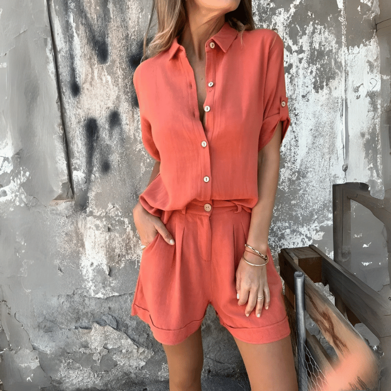 Zweiteiliges Outfit aus atmungsaktivem Leinen für Frauen