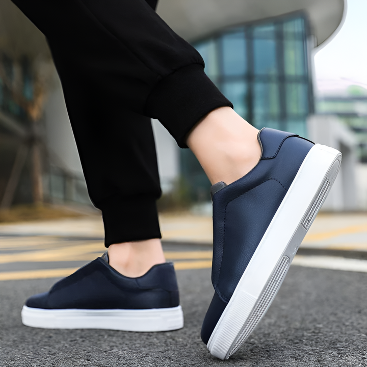 Klassische bequeme Sneaker für Herren